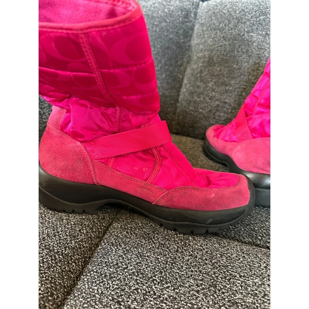 Coach Signature‎ Puffer Snow Boots Fuchsia Pink Women's Size 7.5B
